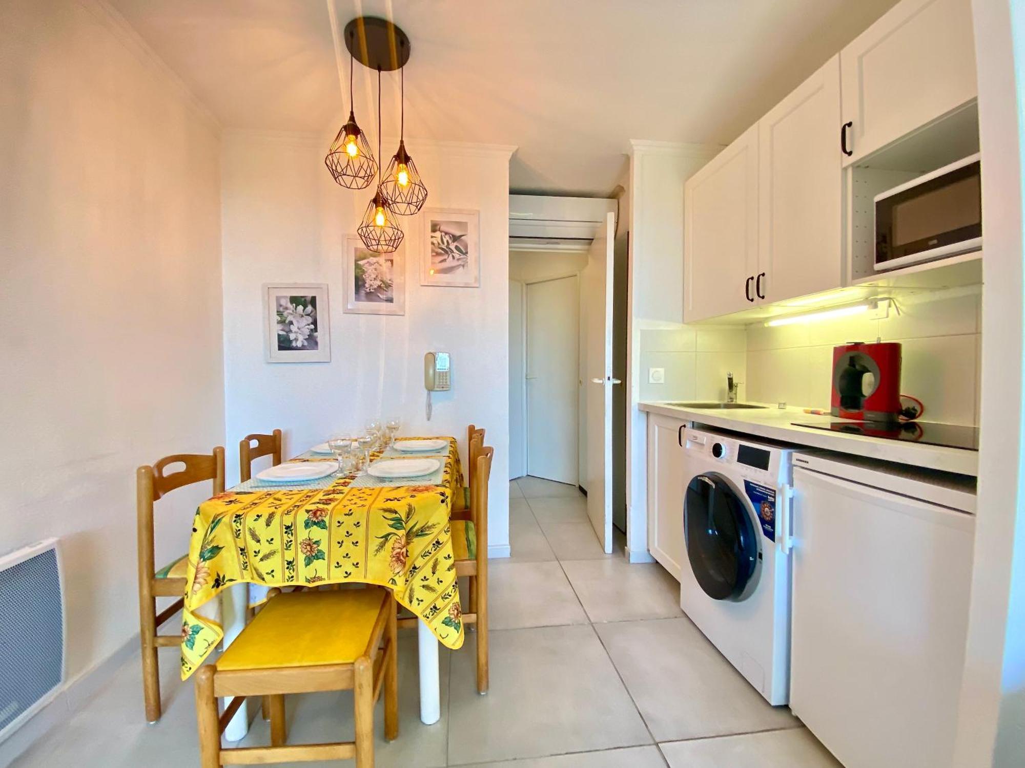 Apartment Le Chagall By Scls Locations Cannes